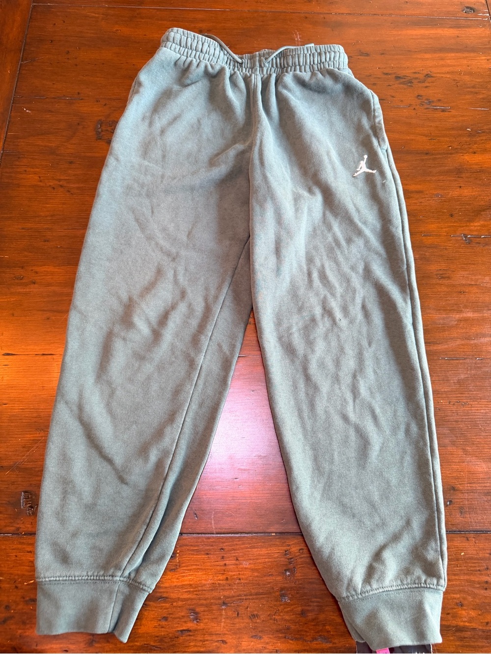 Jordan Youth Medium 10-12 Sage Green Fleece Jogger Sweatpants